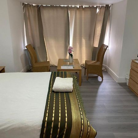 Sunrup Heathrow Daire Feltham Dış mekan fotoğraf