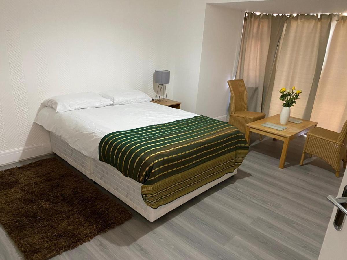 Sunrup Heathrow Daire Feltham Dış mekan fotoğraf