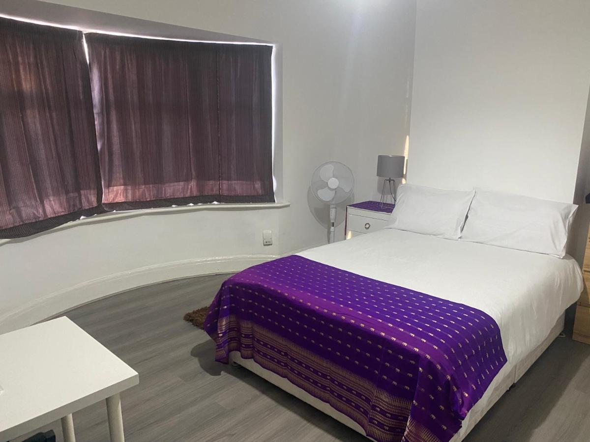 Sunrup Heathrow Daire Feltham Dış mekan fotoğraf