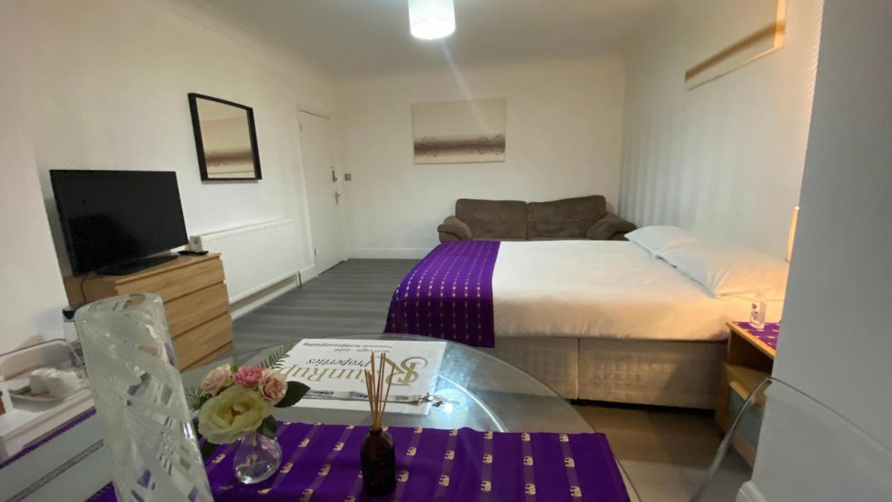 Sunrup Heathrow Daire Feltham Dış mekan fotoğraf
