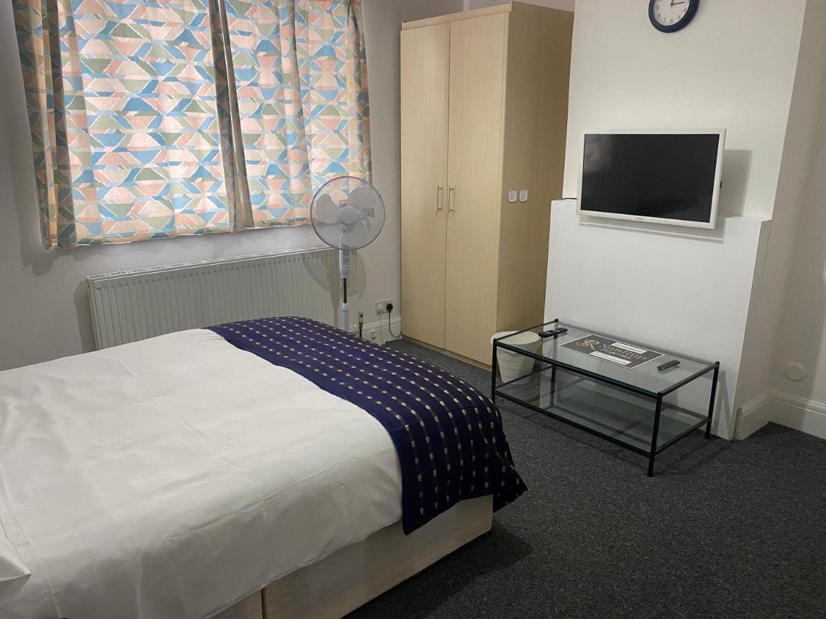 Sunrup Heathrow Daire Feltham Dış mekan fotoğraf